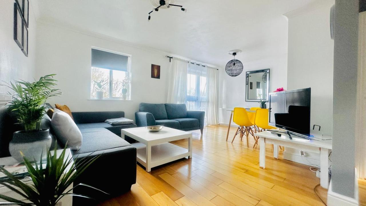 Amazing Location - City Of London- 2 Bedroom Stunning Canal View House With Private Garden,Parking & Balcony Экстерьер фото