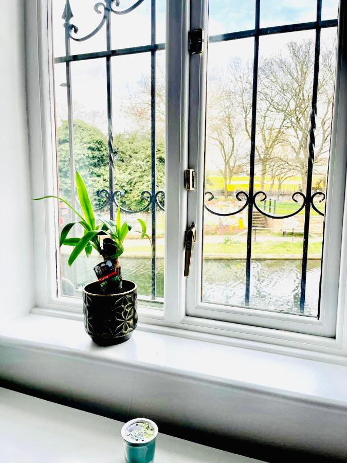 Amazing Location - City Of London- 2 Bedroom Stunning Canal View House With Private Garden,Parking & Balcony Экстерьер фото