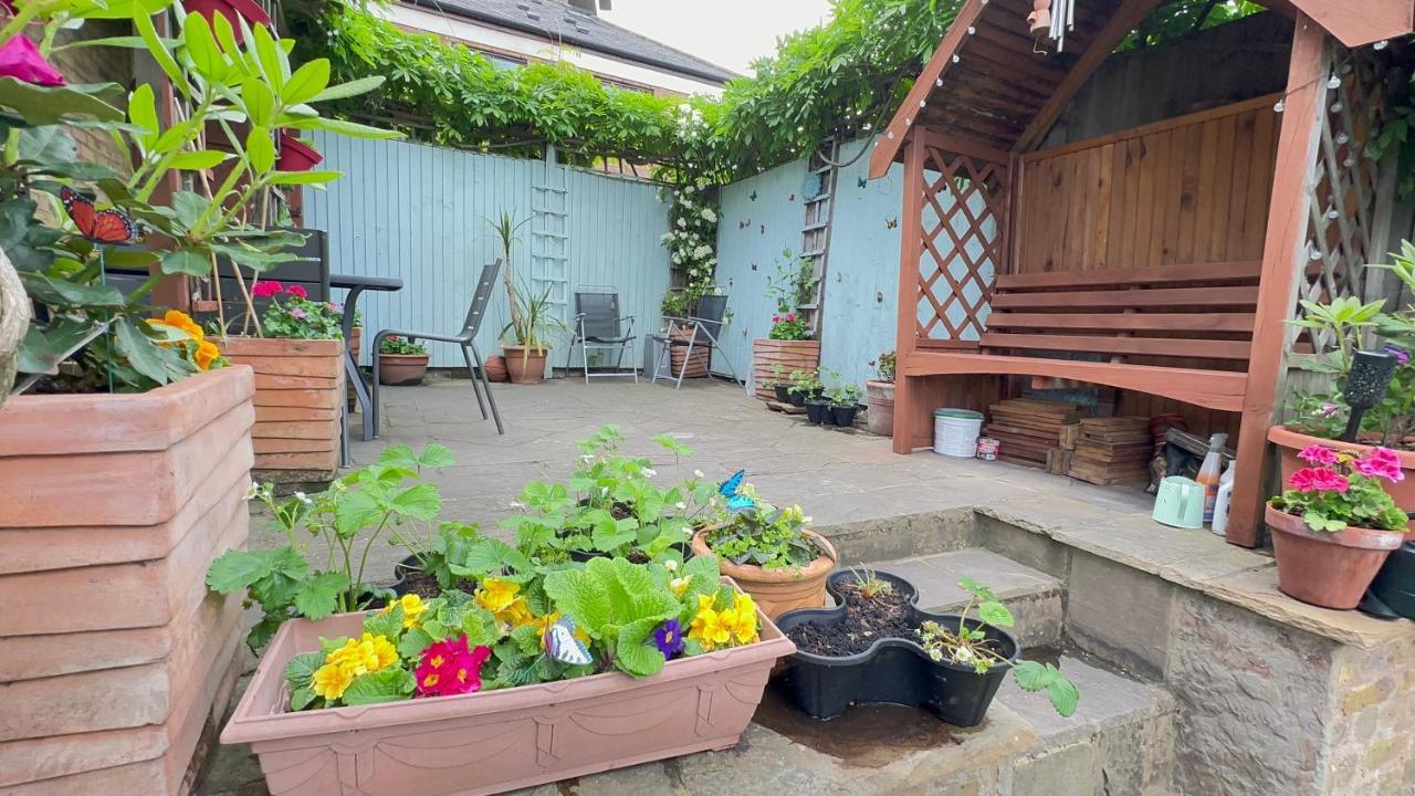 Amazing Location - City Of London- 2 Bedroom Stunning Canal View House With Private Garden,Parking & Balcony Экстерьер фото