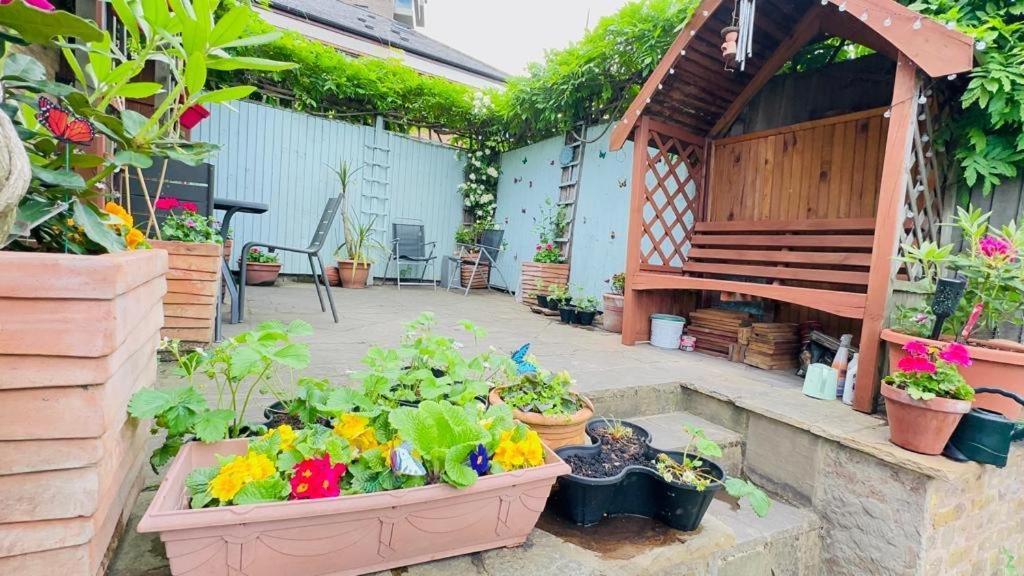 Amazing Location - City Of London- 2 Bedroom Stunning Canal View House With Private Garden,Parking & Balcony Экстерьер фото